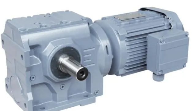 What are the precautions for welding the NGW-S73-2-71 planetary reducer frame?