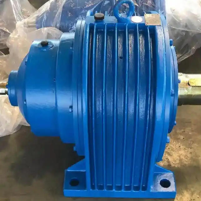What instruments are used to detect the vibration of the NGW61-3.15 planetary gear reducer base?