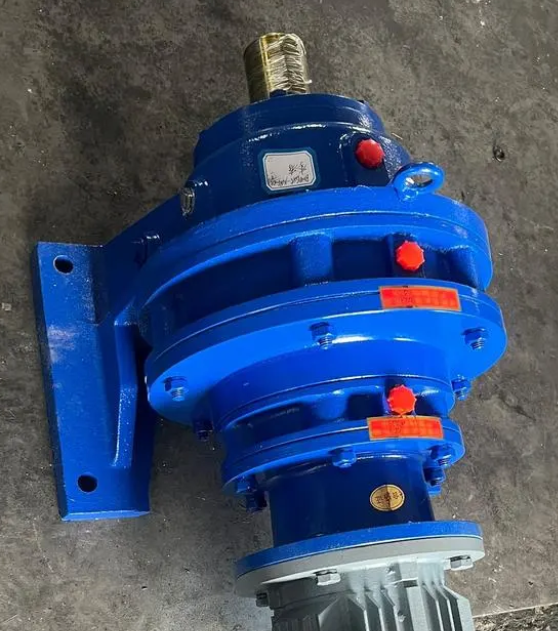 BWED2215-3481-0.55 vertical reducer with motor is efficient and energy-saving