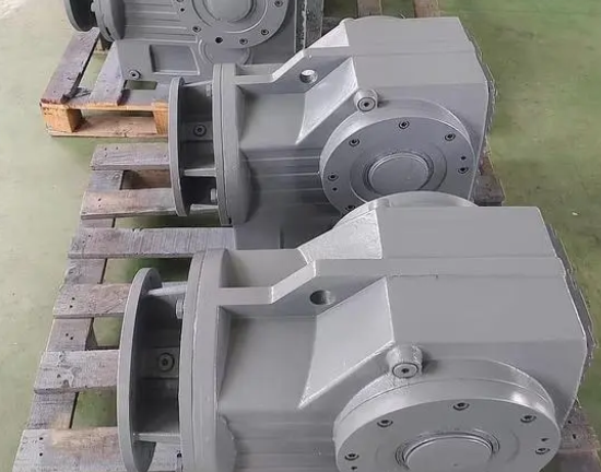 How to reasonably select the lubricating oil of WPDA135-60 worm gear reducer according to the working environment temperature