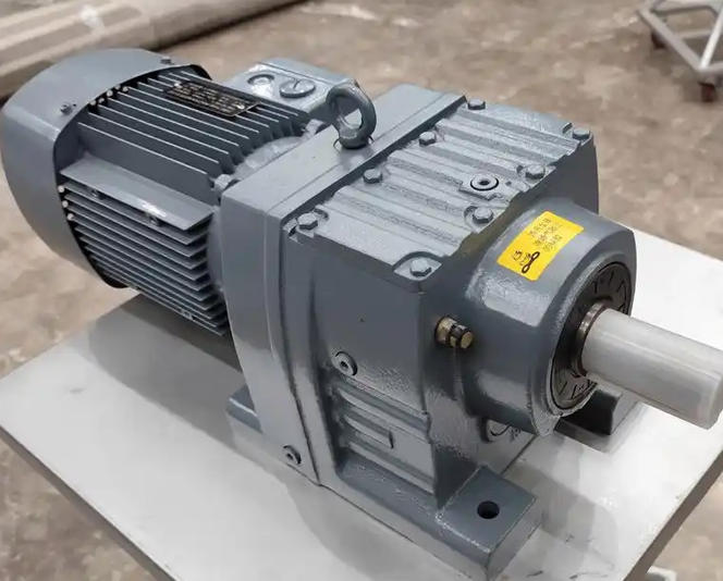What impact does installation deviation have on the output shaft of R series gear reducer?